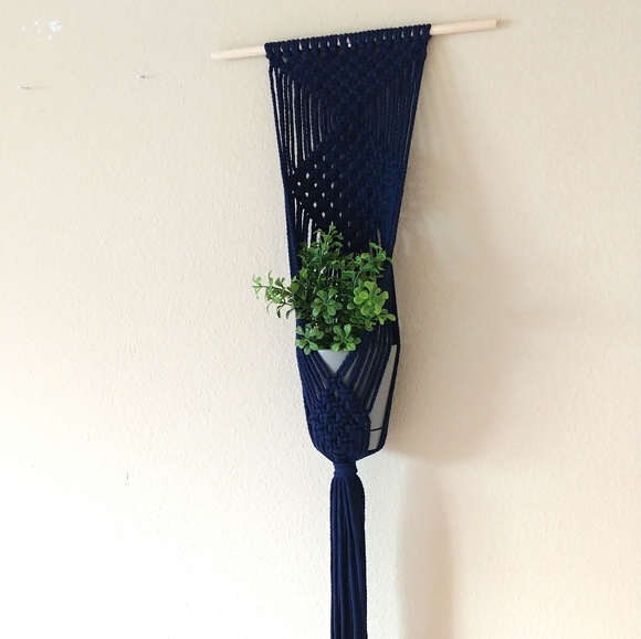 ❌SOLD❌🍃Handmade Macrame Plant Hanger🍃 - Picture 3 of 6
